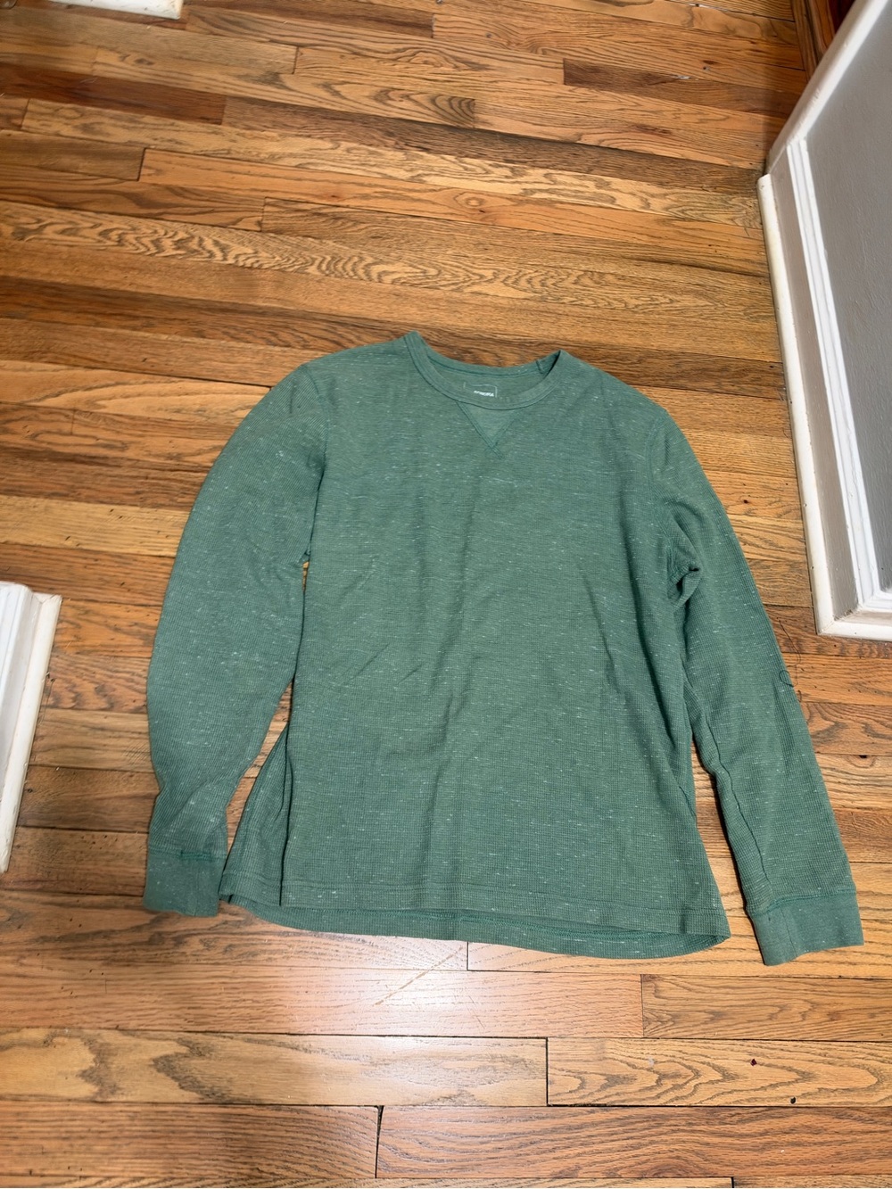 Men's Green Long-Sleeve Crew Sweatshirt